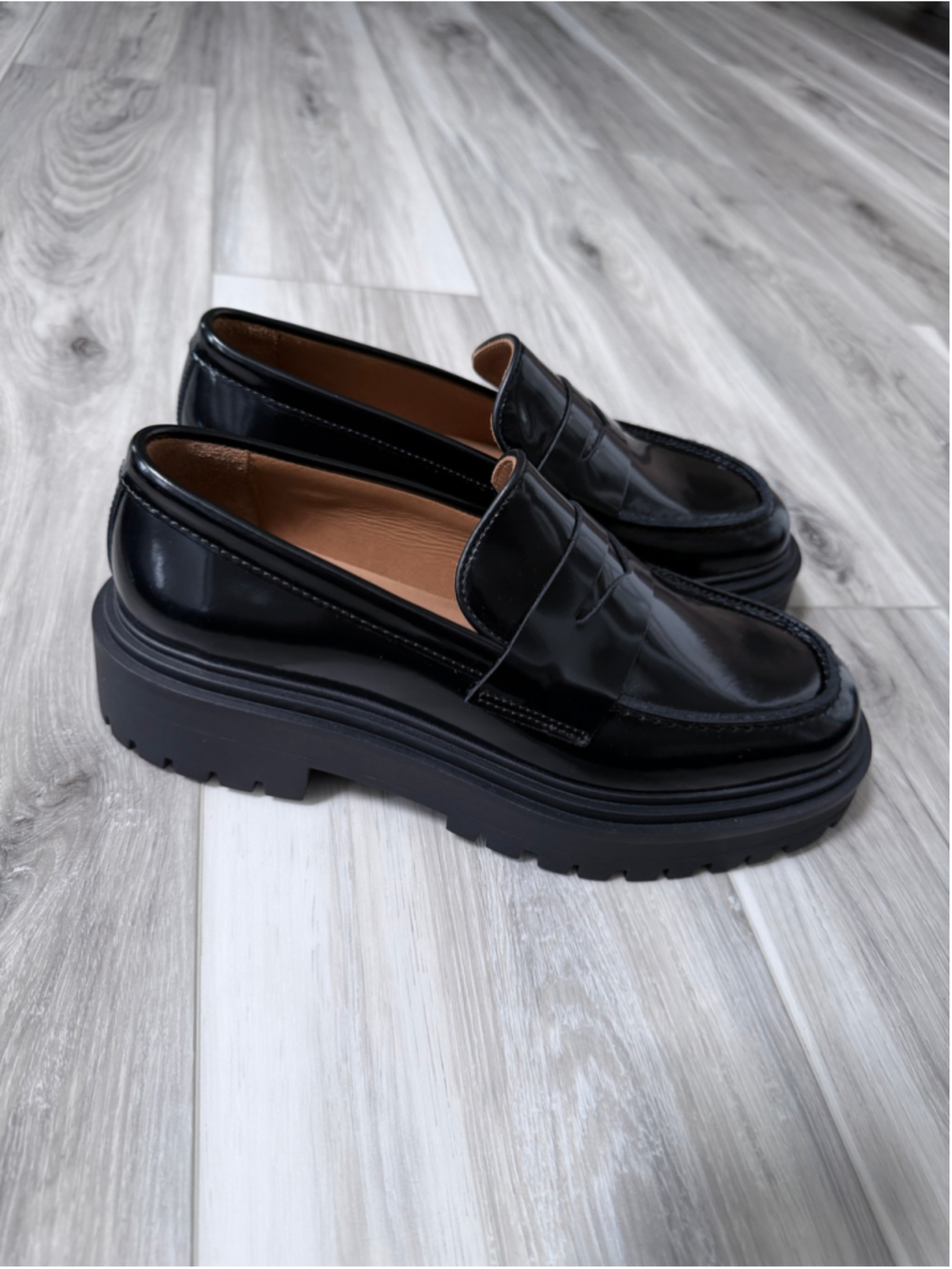 Thursday Everyday Black Leather Chunky Penny Loafers Women’s 8.5 New